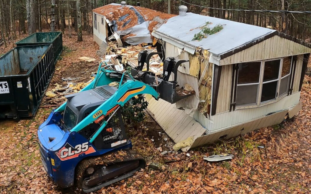 Who buys junk mobile homes near me?